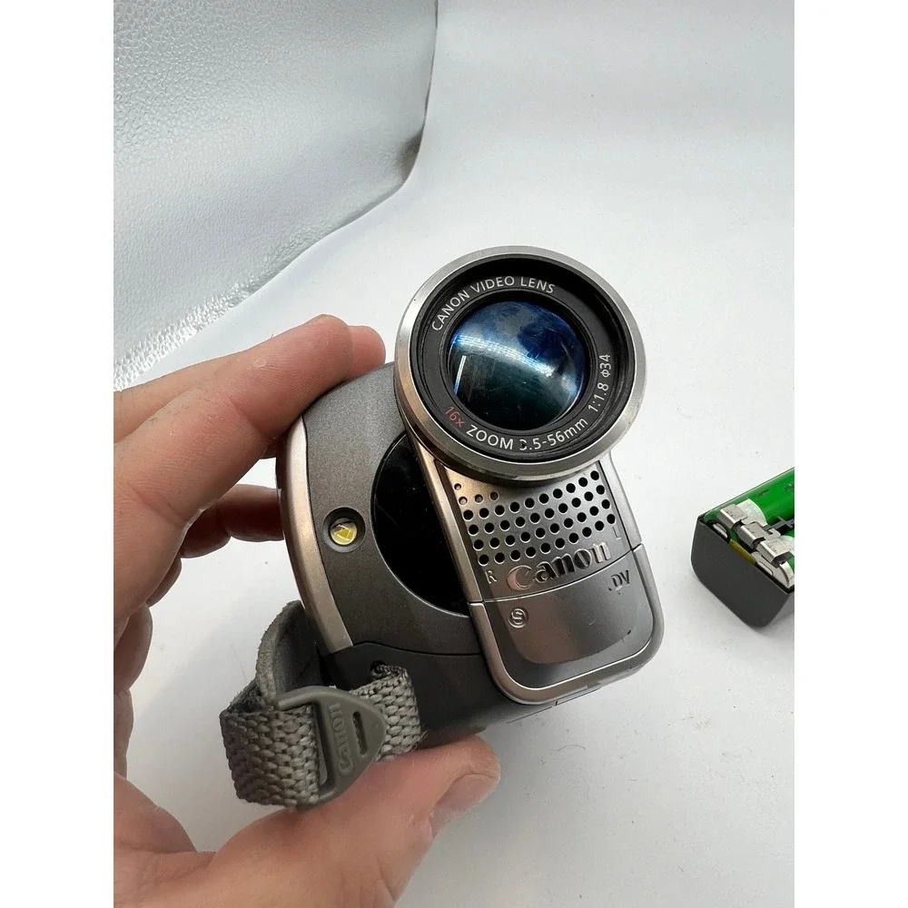 Canon Elura 65 Digital Video Camcorder FOR PARTS